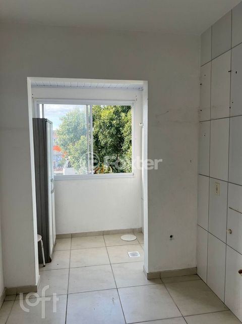 Image 7 - 878929