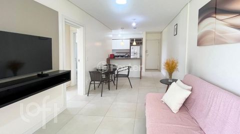 Image 19 - 878931