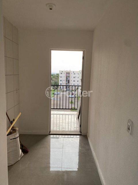 Image 7 - 878956