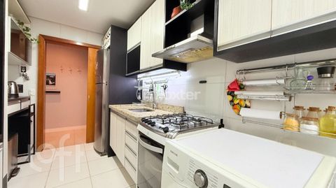 Image 6 - 878975