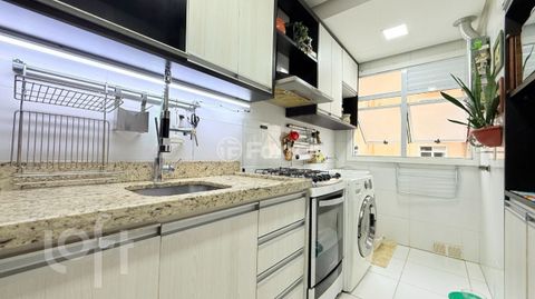Image 7 - 878975
