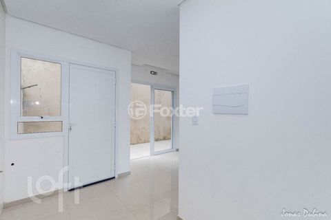 Image 7 - 878982