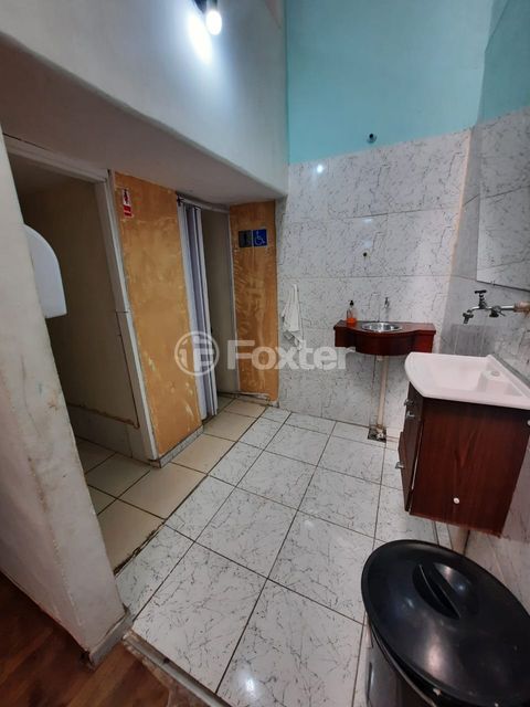 Image 7 - 878983
