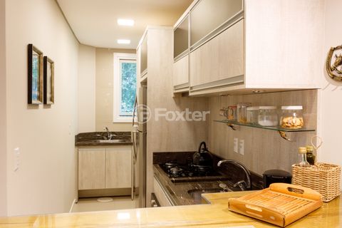Image 7 - 878984