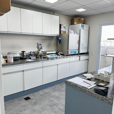 Image 3 - 878986