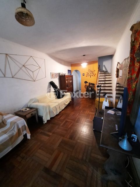 Image 7 - 878987
