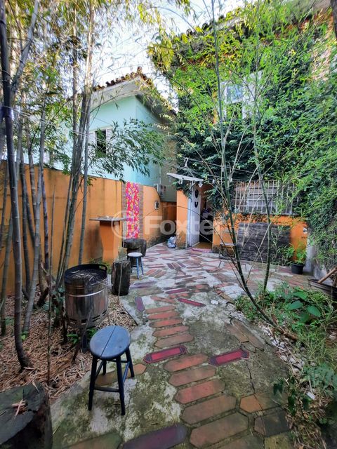 Image 13 - 878987
