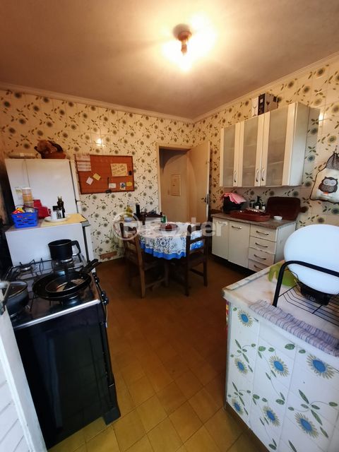 Image 11 - 878987