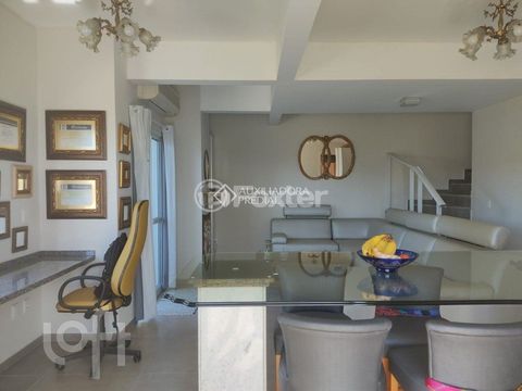 Image 7 - 879006