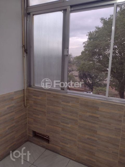 Image 6 - 879011