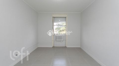 Image 19 - 879011