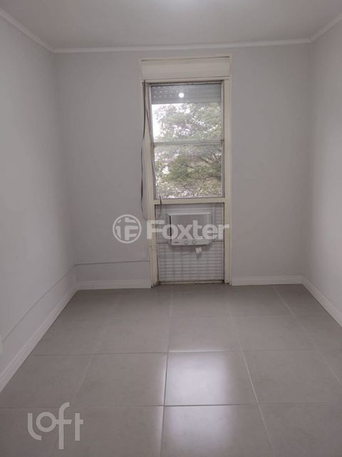 Image 8 - 879011