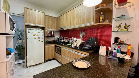 Image 10 - 879014
