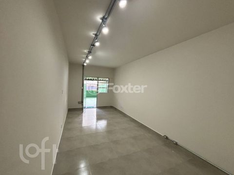 Image 8 - 879016