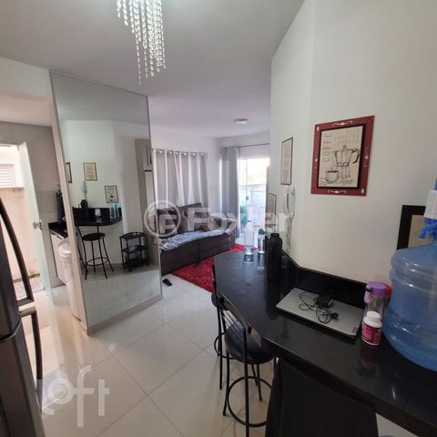 Image 1 - 879018