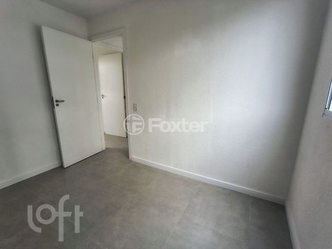 Image 7 - 879025