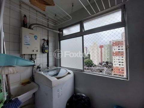 Image 7 - 879032
