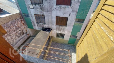 Image 7 - 879064
