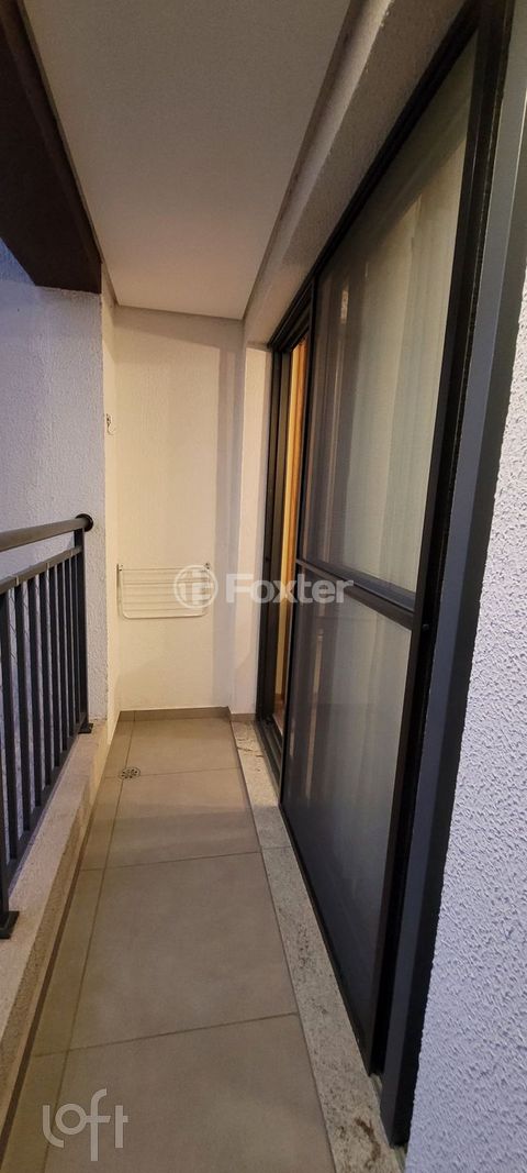 Image 6 - 879075