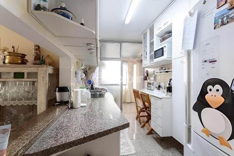 Image 9 - 879108
