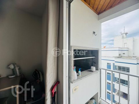 Image 7 - 879111