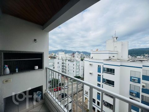 Image 6 - 879111