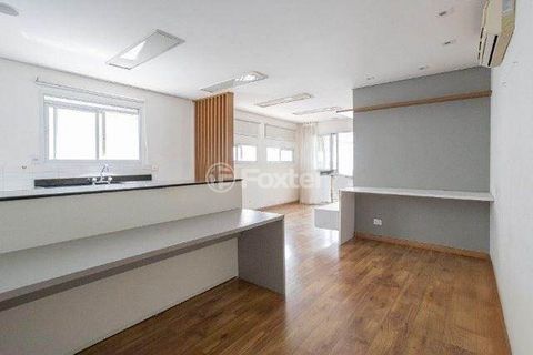 Image 1 - 879126