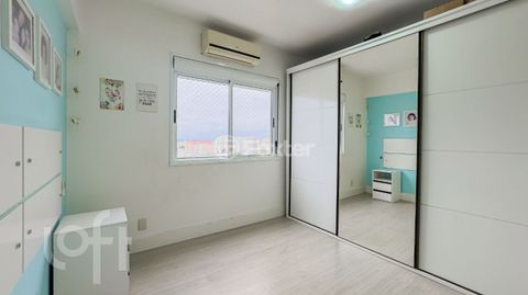 Image 9 - 879129