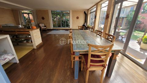 Image 8 - 879130