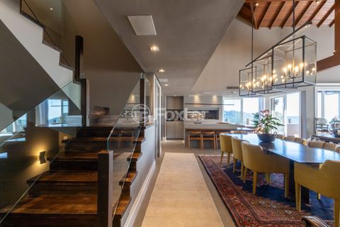 Image 10 - 879142