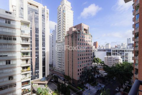 Image 6 - 879146