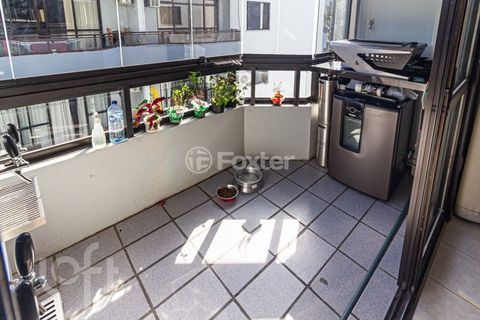 Image 1 - 879175