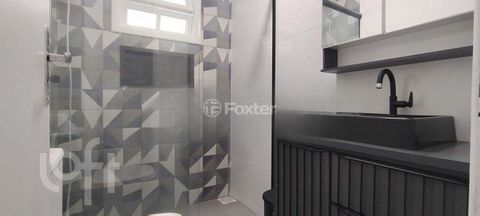 Image 7 - 879178