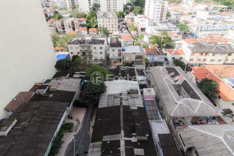 Image 4 - 879179