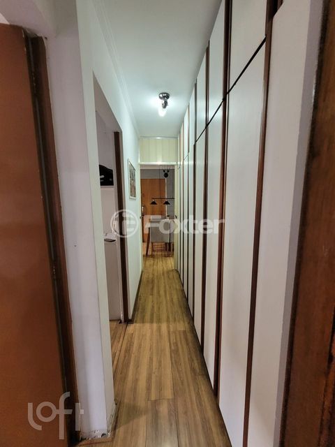 Image 7 - 879182