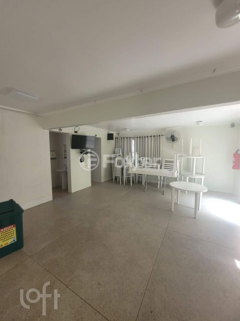 Image 13 - 879182
