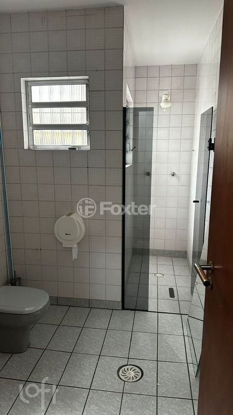 Image 8 - 879204