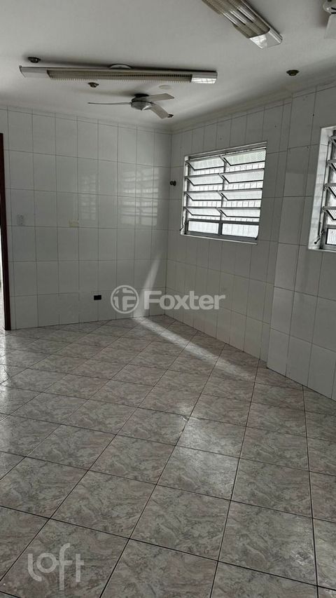 Image 0 - 879204