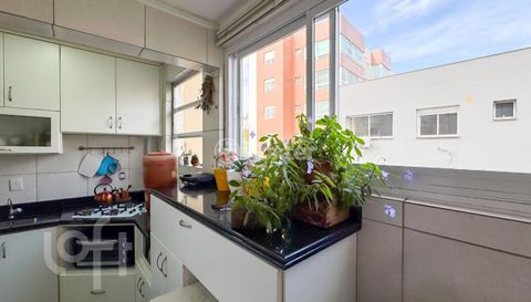 Image 7 - 879209