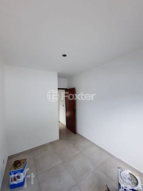 Image 11 - 879211
