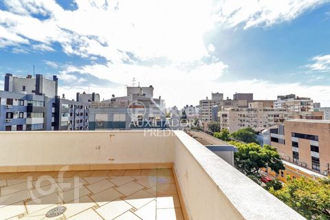 Image 11 - 879221