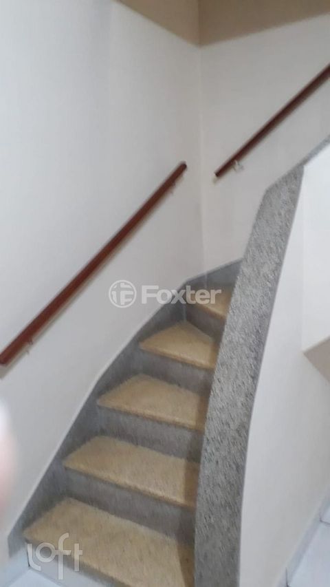 Image 4 - 879222