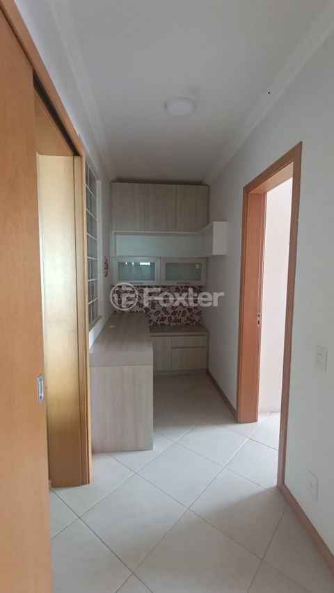 Image 7 - 879223