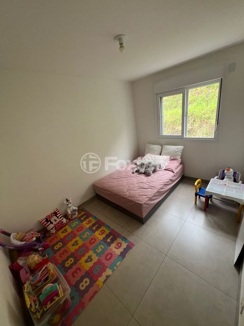 Image 9 - 879224