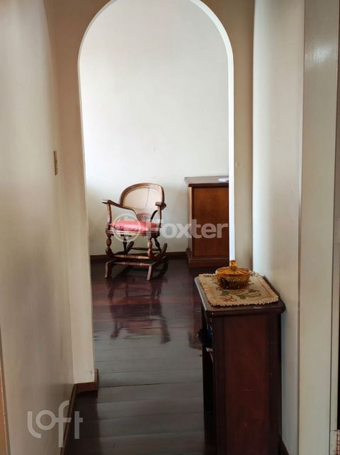 Image 8 - 879242