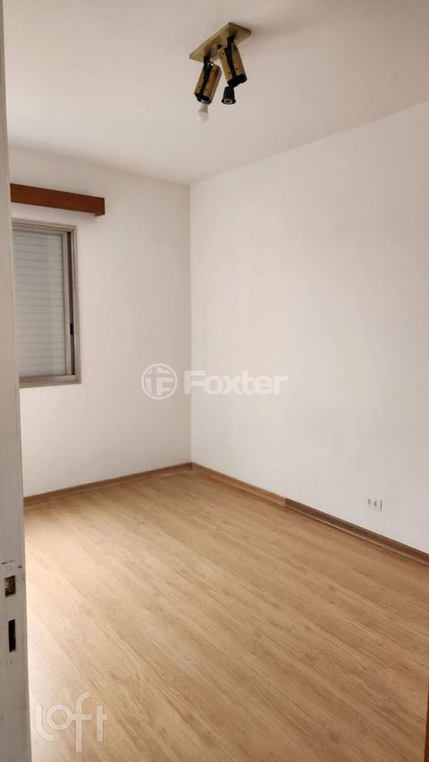 Image 7 - 879251