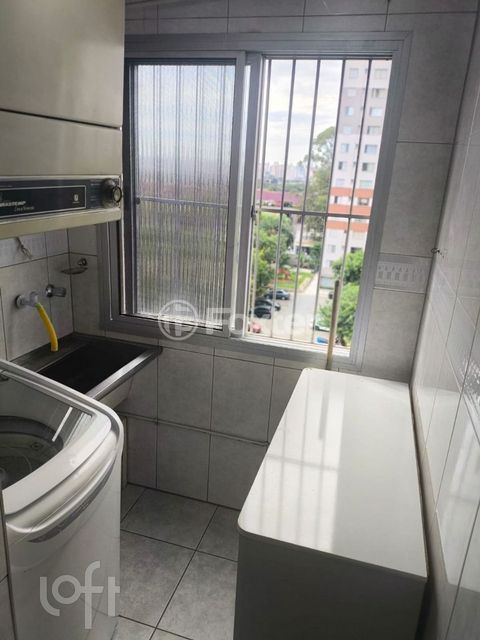Image 2 - 879259