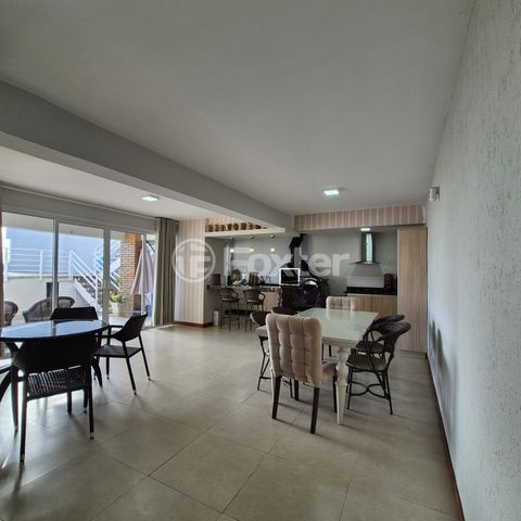 Image 17 - 879279