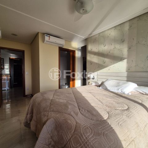Image 8 - 879279