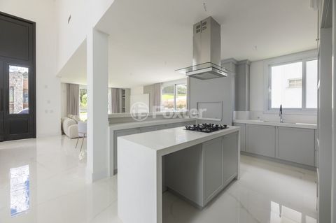 Image 10 - 879321